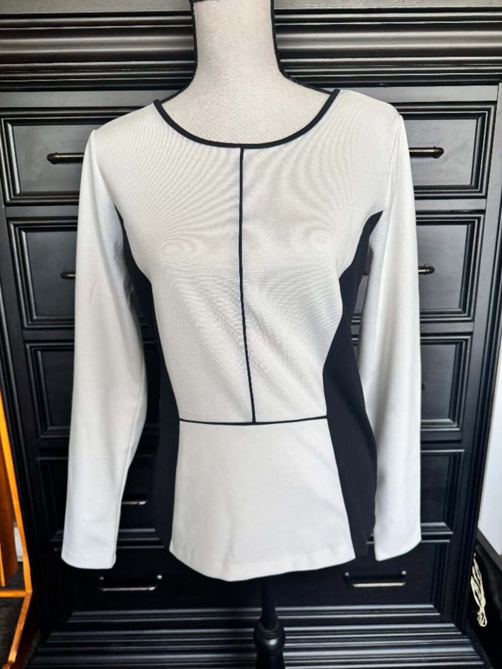 Ann Taylor Black Ivory Colorblock Top Long Sleeves M Classy!